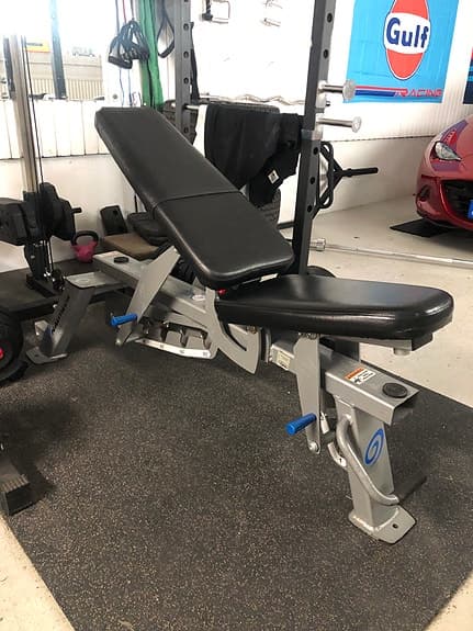 FYND! Nautilus  träningsbänk av gym kvalite. Tung o stabil