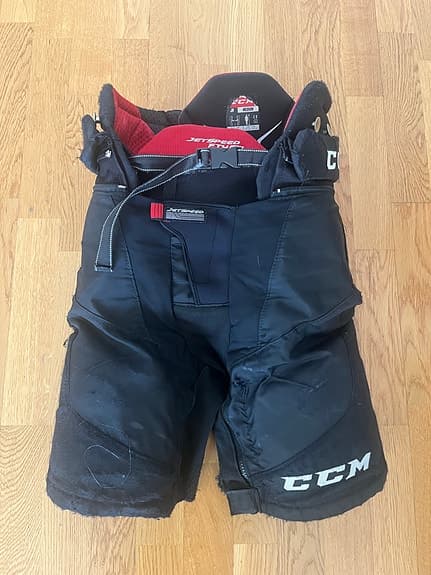 CCM JR hockeybyxor medium svart