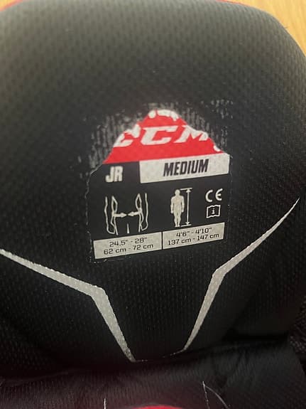 CCM JR hockeybyxor medium svart