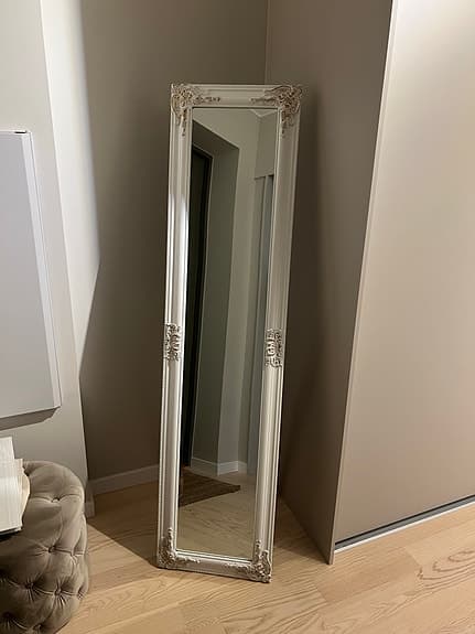 Jysk NORDBORG spegel helkropp vit med dekorativ ram