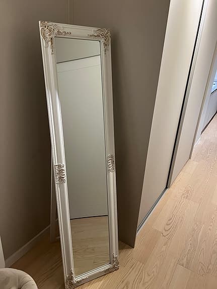 Jysk NORDBORG spegel helkropp vit med dekorativ ram