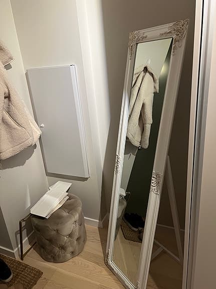 Jysk NORDBORG spegel helkropp vit med dekorativ ram