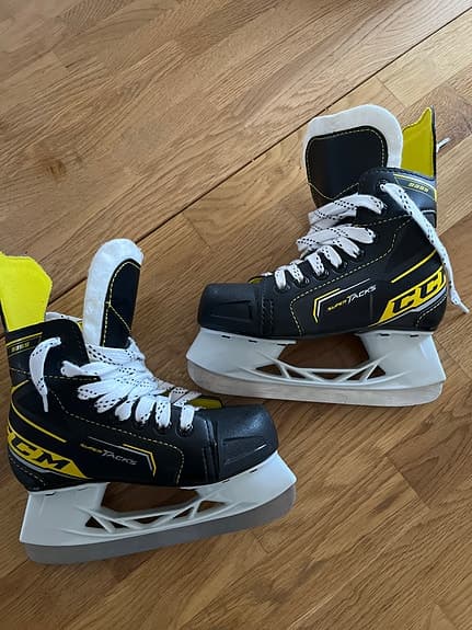 Hockeyskridskor/hockeyskydd