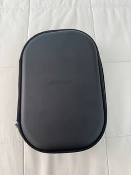 Bose around-ear hörlurar svart med fodral