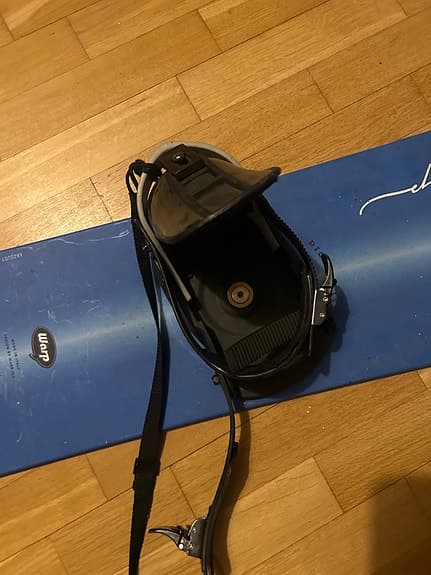 Okänt märke snowboard med bindningar blå