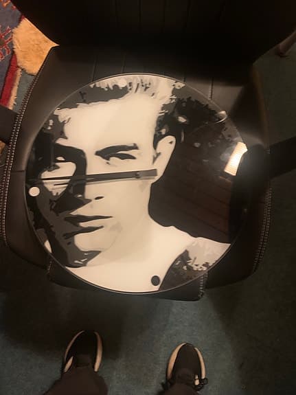 Väggklocka, James Dean, rund svartvit glas med porträttmotiv