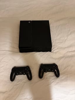 Sony Playstation 4 spelkonsol svart med två handkontroller