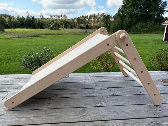 Rutschkana med justerbar höjd 90 cm – perfekt för aktiv lek och utveckling!
