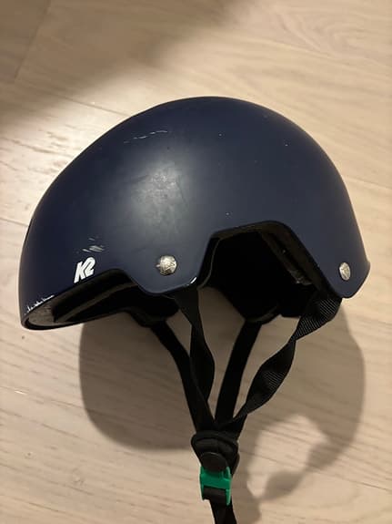 K2 barn hjälm med justerbart spänne S