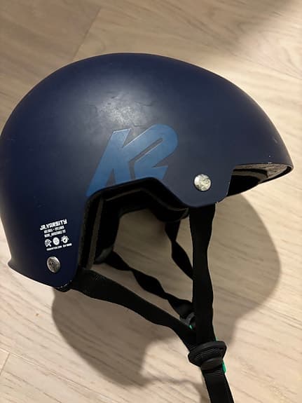 K2 barn hjälm med justerbart spänne S