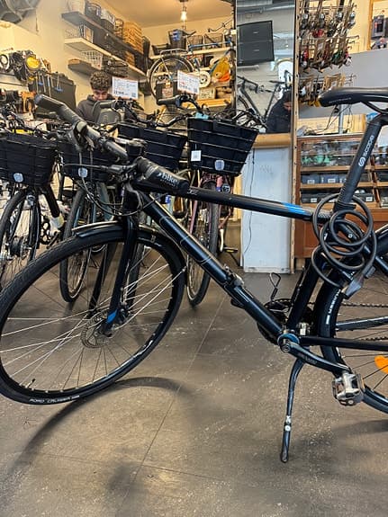 CUBE Hyde – stilren cityhybrid, nyservad