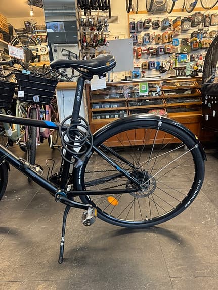 CUBE Hyde – stilren cityhybrid, nyservad