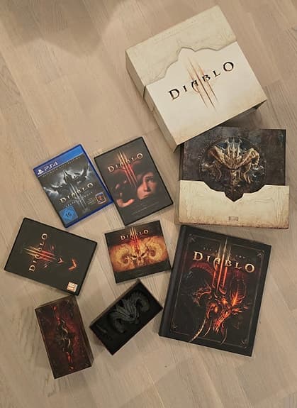 Diablo III Collectors Edition [PC] + D3: Reaper of Souls [PS4] (PC codes used)
