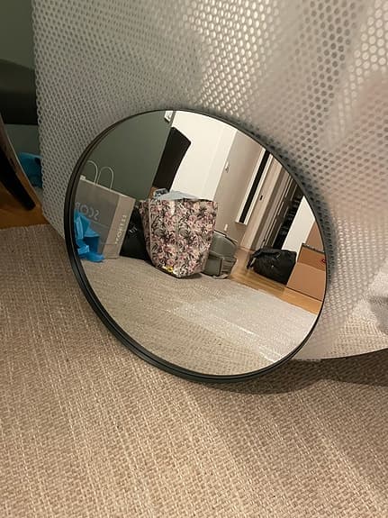 Edge Spegel med svart metallram - 60 cm