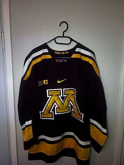 Minnesota gophers ishockeytröja brun/gul storlek M