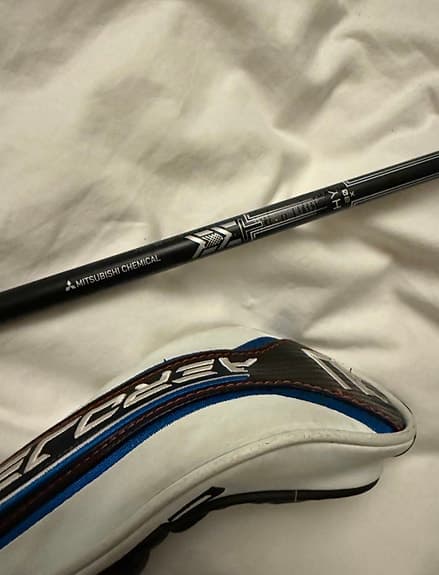 Cobra Aerojet hybridklubba med headcover