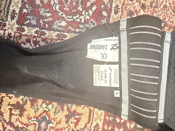 Zandonà ryggskydd svart/röd storlek XL