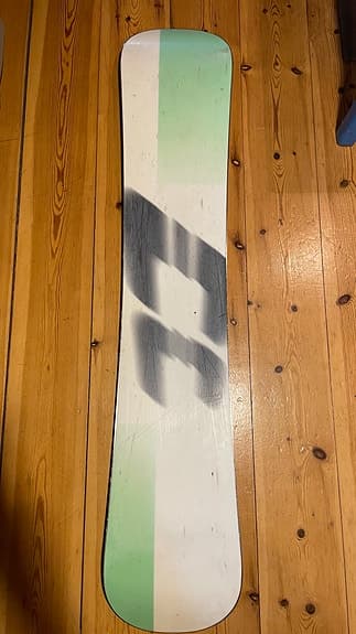 snowboard grön vit