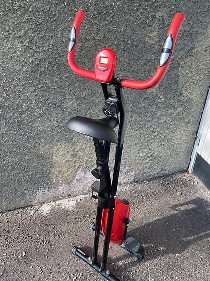 TecTake motionscykel hopfällbar röd svart