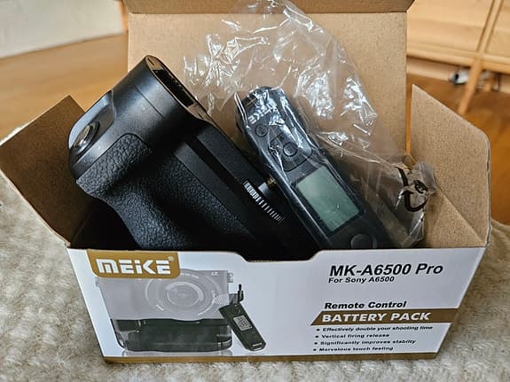 Kameragrepp, batteri m.m. till Sony A6500