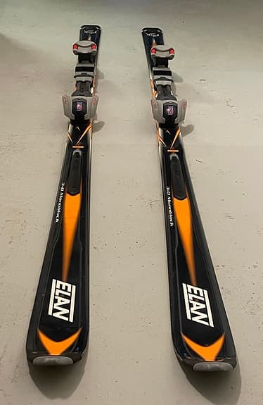 Telemark Skidor Elan Monoblock och Pjäxor Scarpa T1