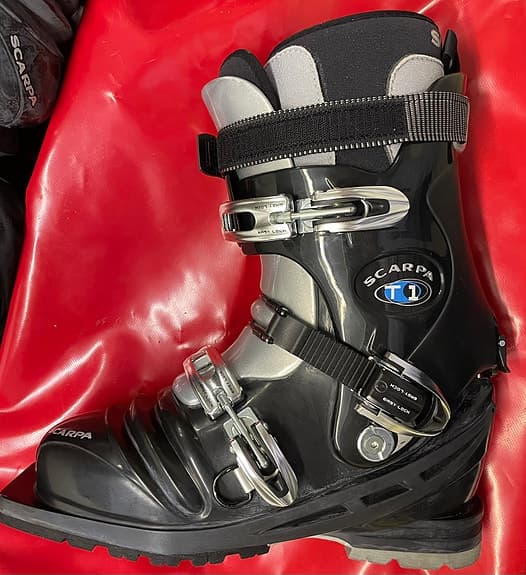Telemark Skidor Elan Monoblock och Pjäxor Scarpa T1