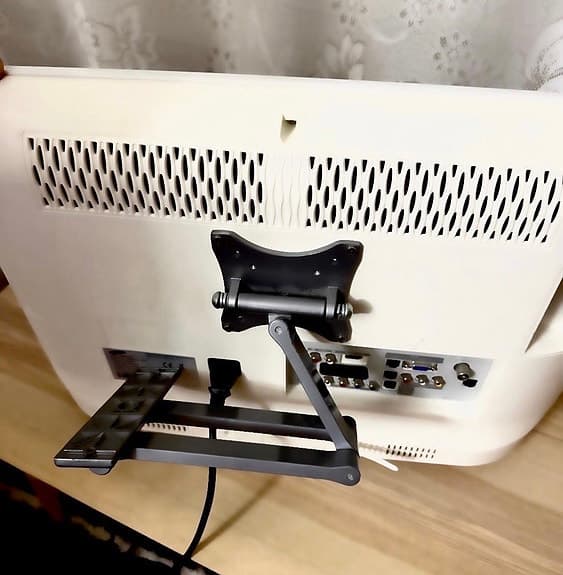 Samsung tv vit med fjärrkontroll
