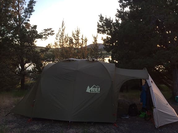 REI 4-manna tält med ståhöjd och enorm absid