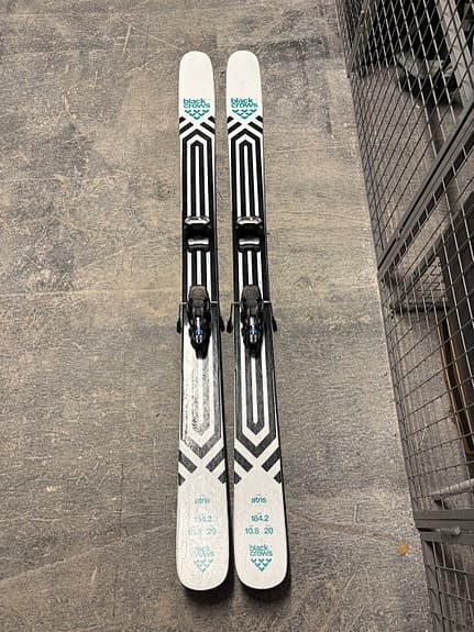 Black Crows Atris skidor 184 cm svart/vit med bindningar