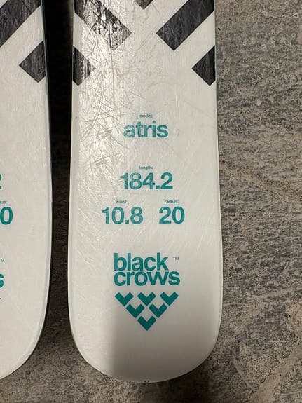 Black Crows Atris skidor 184 cm svart/vit med bindningar