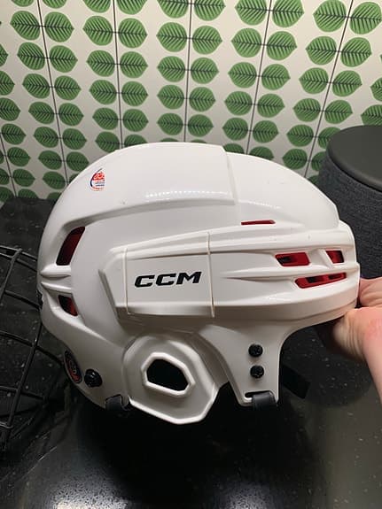 CCM Tacks 70 ishockeyhjälm med galler vit storlek M
