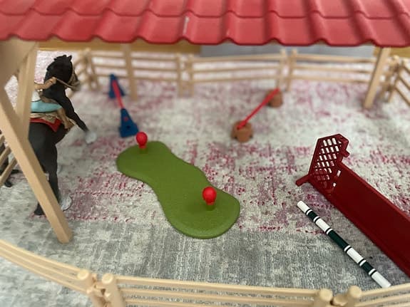 Schleich hästlekset ridanläggning med ryttare och tillbehör