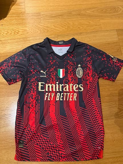 Puma AC Milan fotbollströja Ibrahimović 11 svart röd