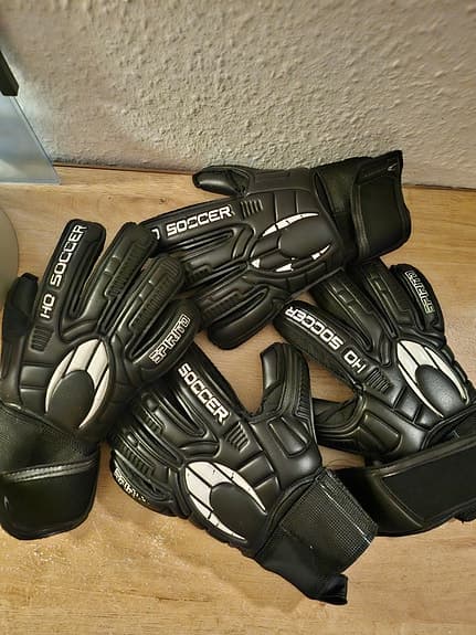 2 par HO Soccer målvaktshandskar svart storlek 6