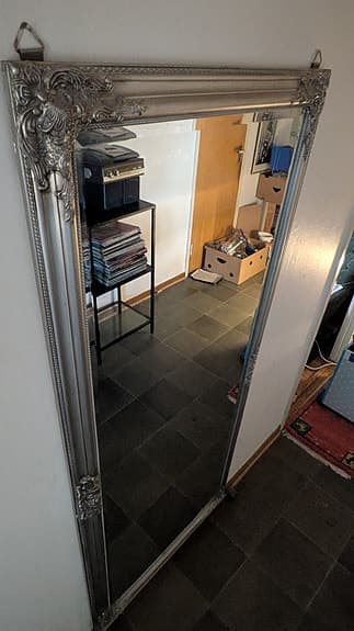 Stor silvrig spegel