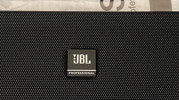 Ny Pro JBL soundbar i sin förpackning