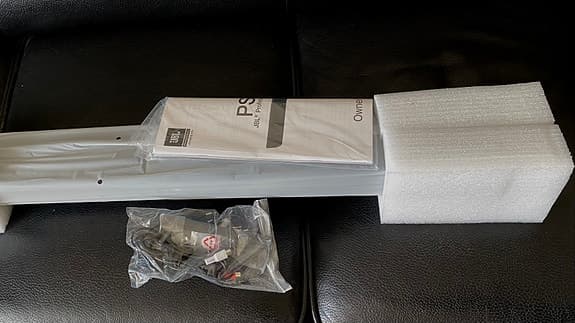 Ny Pro JBL soundbar i sin förpackning
