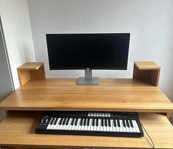 Jättefin Asplund skrivbord i trä