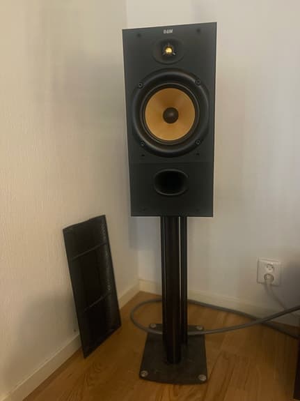 B&W DM603