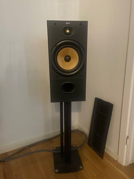 B&W DM603
