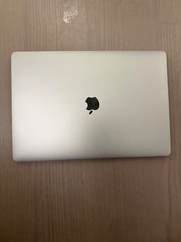 MacBook Pro 15” 2018 i7 / 16GB / 512GB  först till kvarn!
