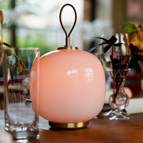 Louis Poulsen VL45 portable pale rosé