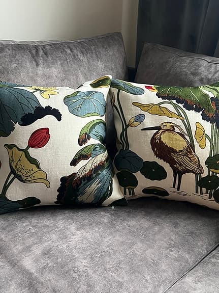 2st Kuddfodral/ Tyg Från Svenskt Tenn/ G P & J Baker/ LOTUS