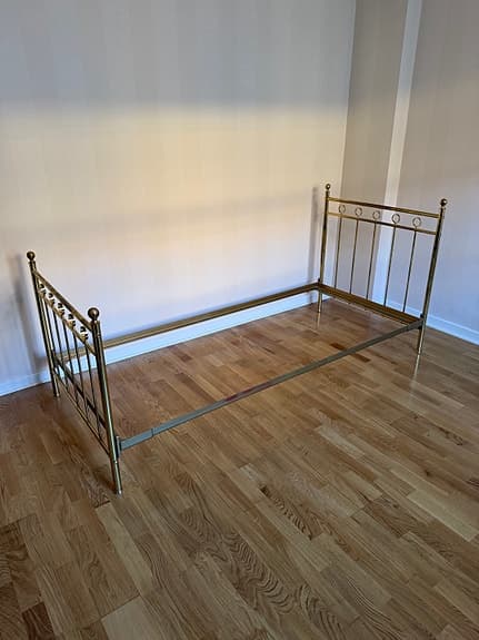 2x Antik mässingssäng 90×200 cm – klassisk kvalitet