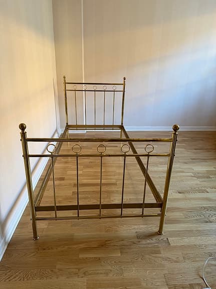 2x Antik mässingssäng 90×200 cm – klassisk kvalitet