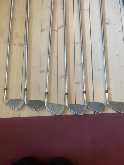 Golf järnset vänster