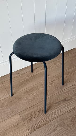 Fritz Hansen pall mörkblå sammet