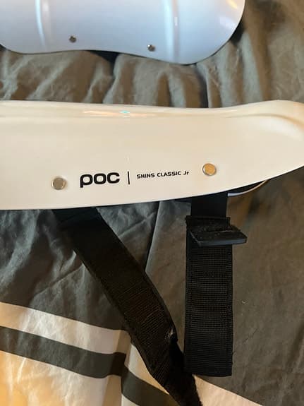 POC Shins Classic Jr benskydd vit