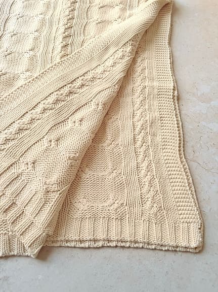 Nytt Högkvalitativ stickad bomullsfilt / pläd  i beige 140x160