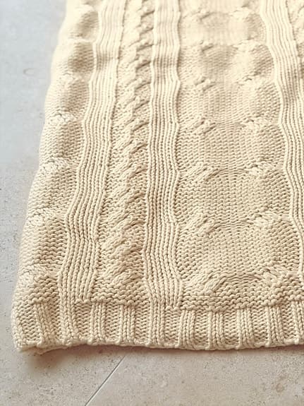 Nytt Högkvalitativ stickad bomullsfilt / pläd  i beige 140x160